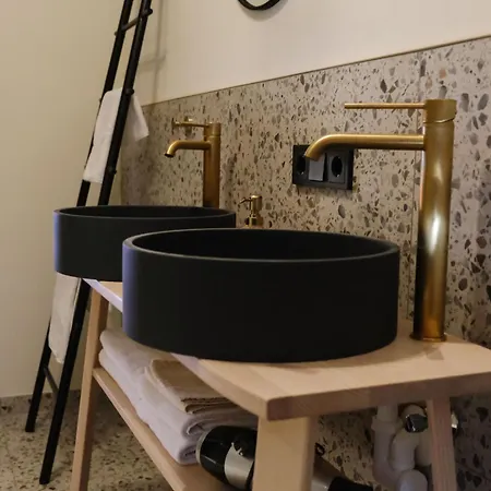 Apartment 1494 Wohnen Und Kultur Im Denkmal *